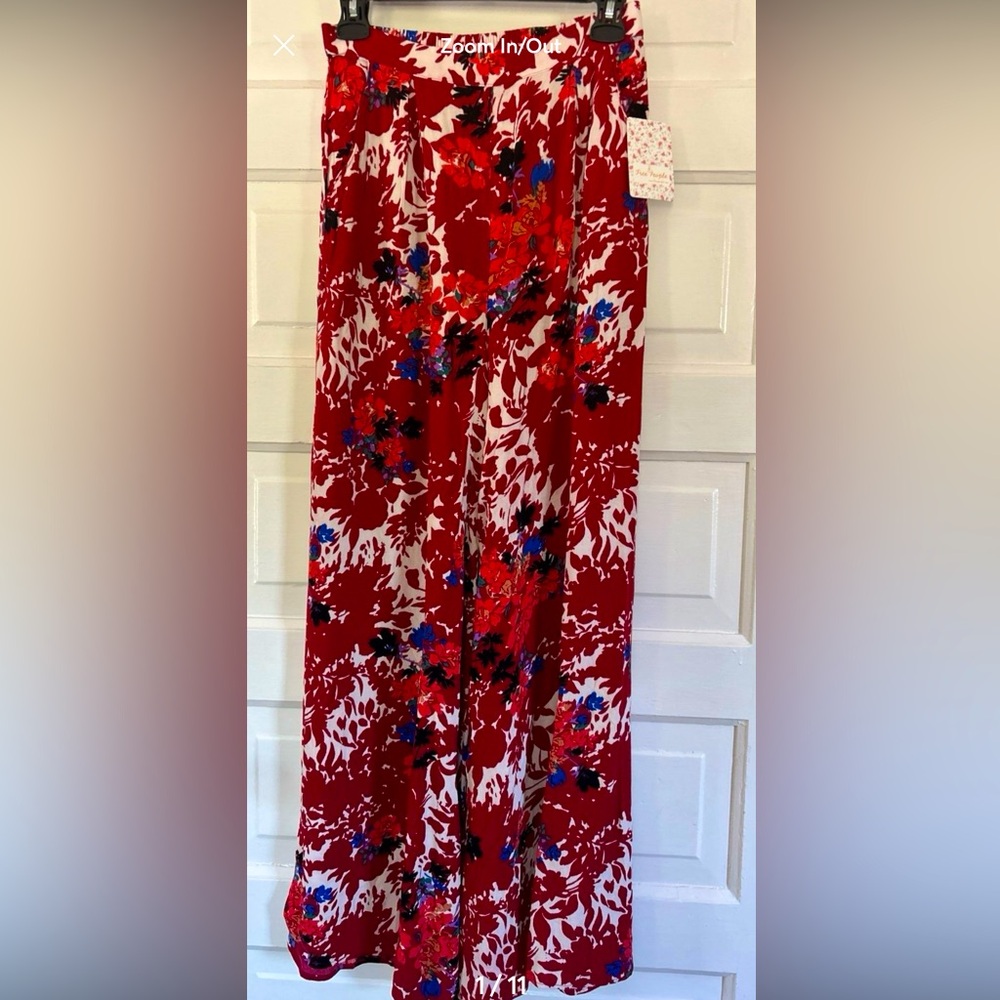 New With Tags! Free People Floral Wide Legged Pants with Pockets. Extra Small